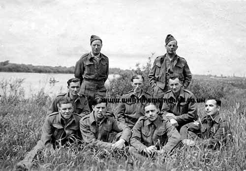 Les Mitchell and pals 1940 in Stalag VIIIB